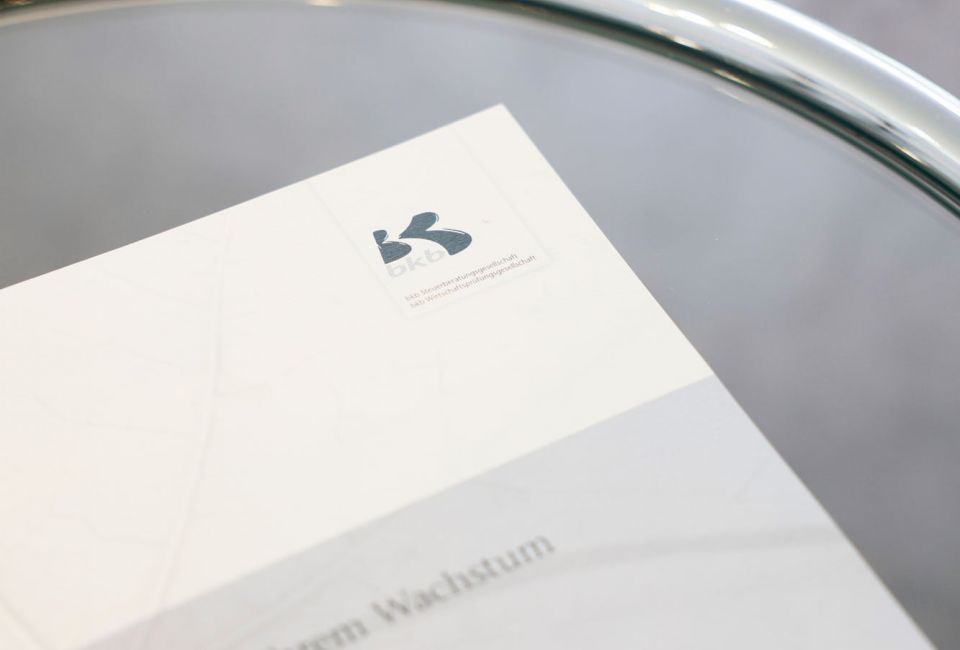 Imagebroschüre mit bkb-Logo